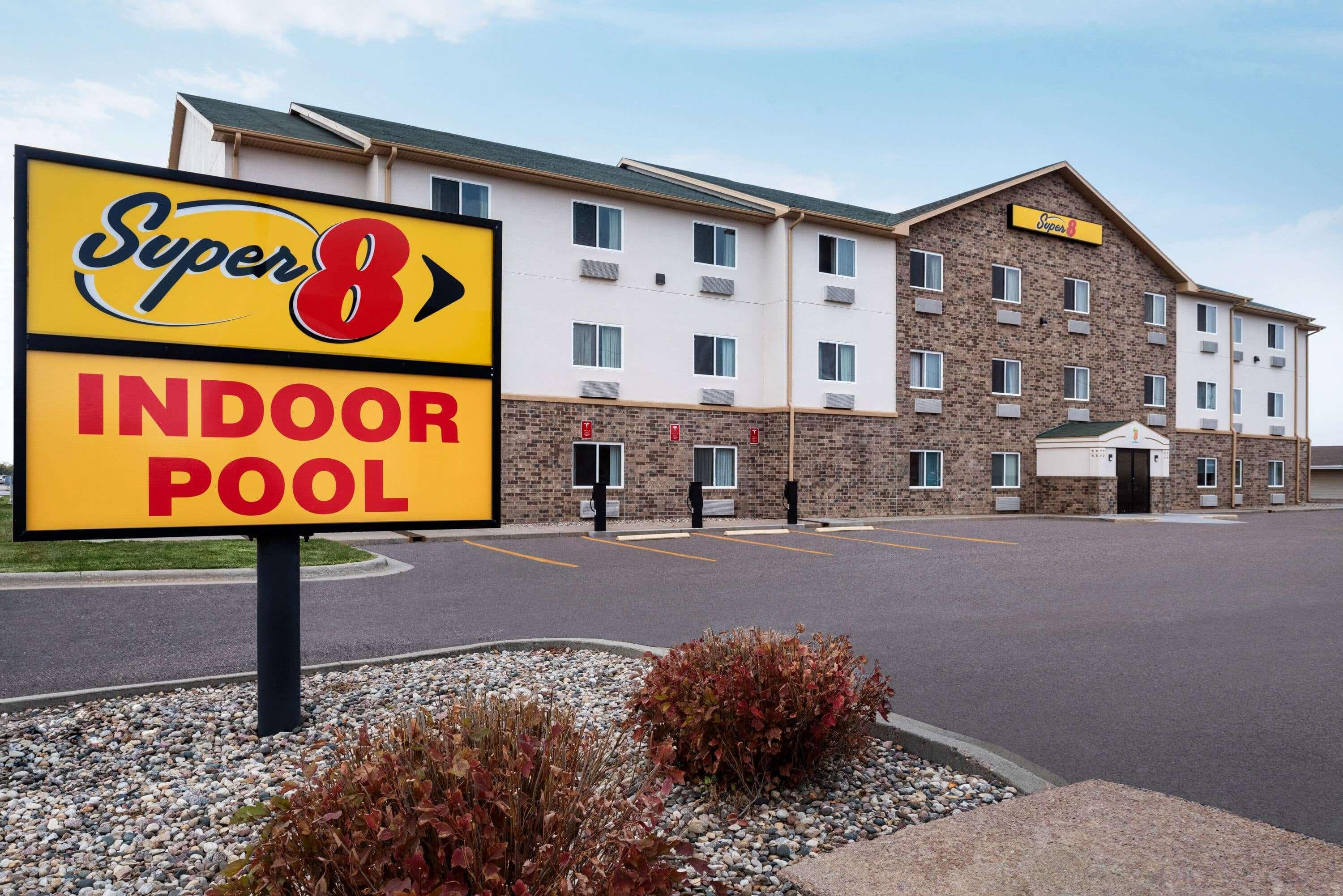 Super 8 By Wyndham Sioux Falls Exterior photo