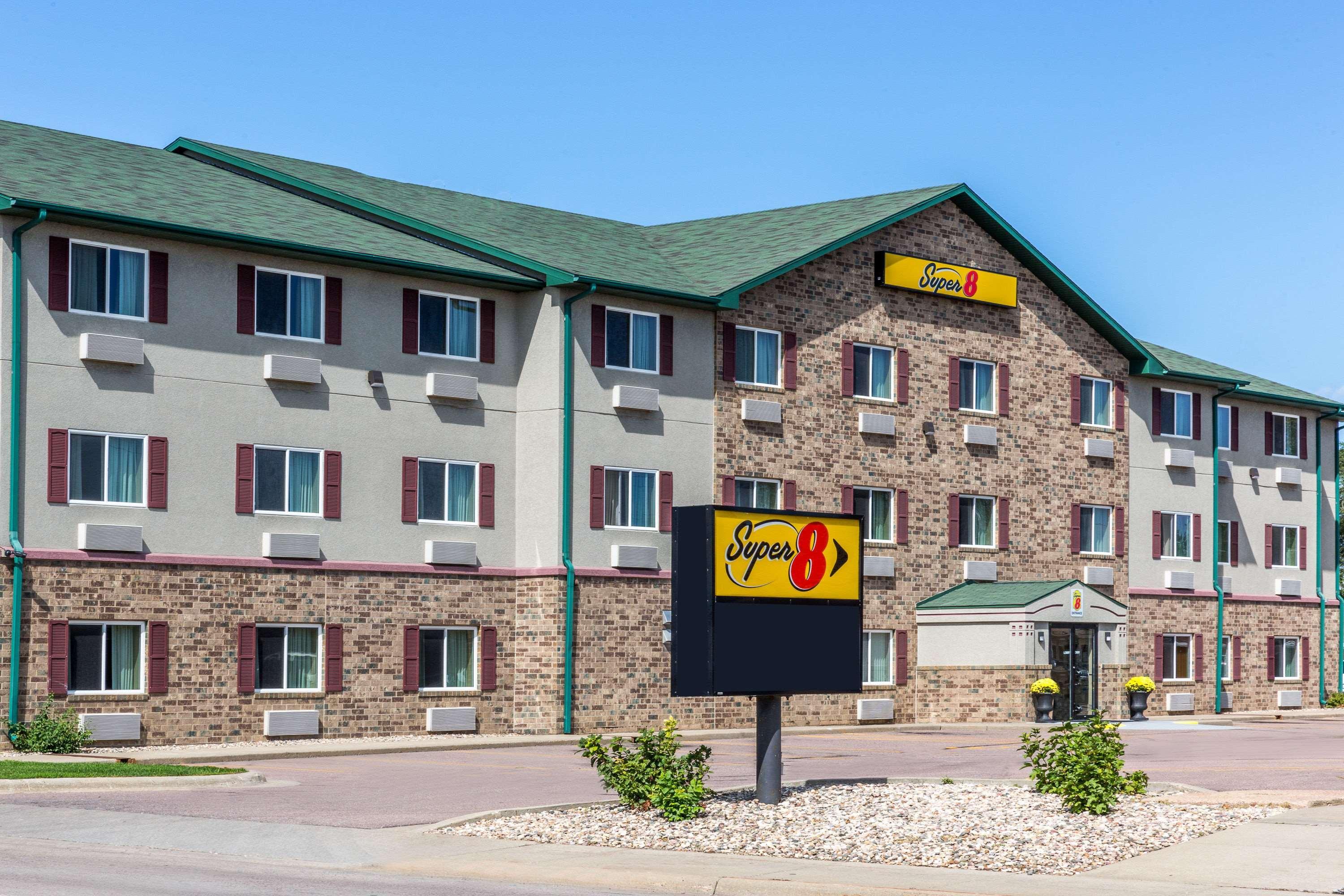 Super 8 By Wyndham Sioux Falls Exterior photo